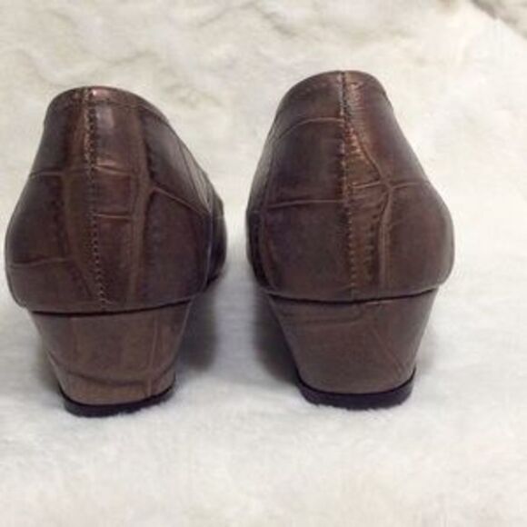 Donald J. Pliner Reptile Embossed Leather Flats - Picture 3 of 4